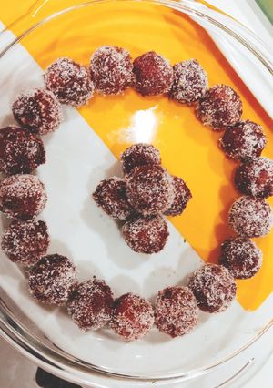A picture of Cakecoco balls.
