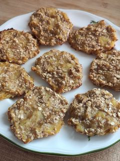 Una foto de Galletas de manzana, plátano y avena