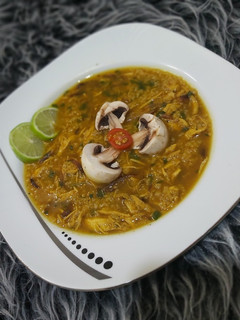 عکسی از دستور شُله گمنه مرغ🥣🍗