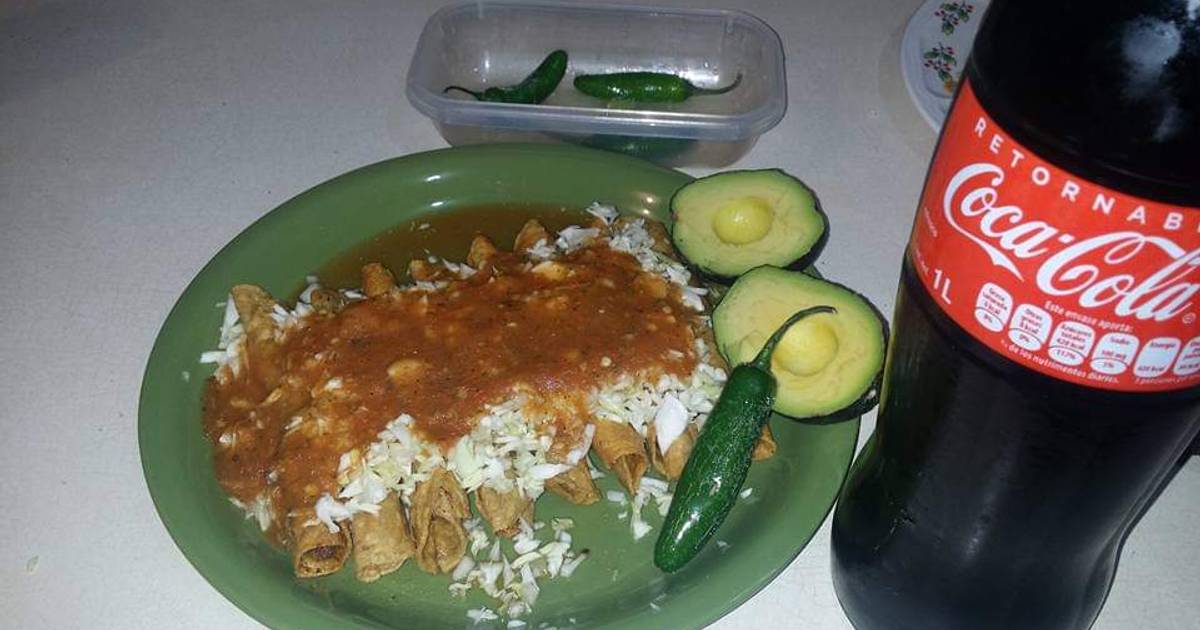 Flautas estilo Mexicali Receta de Jazania Bibriezca Cookpad