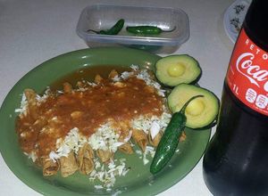 Una foto de Flautas estilo Mexicali