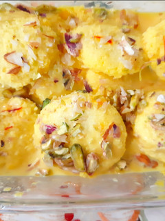 रसमलाई (Rasmalai Recipe in hindi) रेसिपी मुख्य फोटो