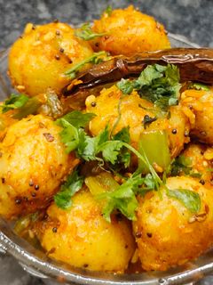 सूजी के बॉल्स (Suji ke balls recipe in Hindi) रेसिपी मुख्य फोटो
