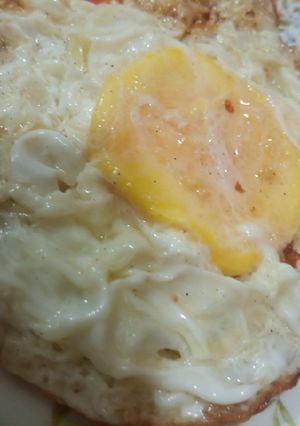 A picture of Simple half fry egg.