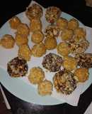 Bolitas de manjar coco, (cocadas) y bolitas manjarate