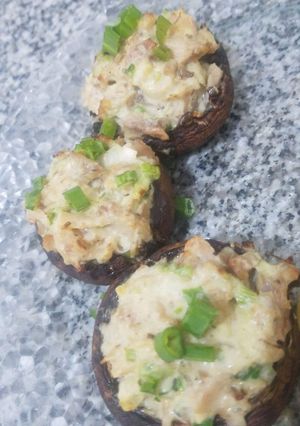 Una foto de Portobellos rellenos de pollo y roquefort