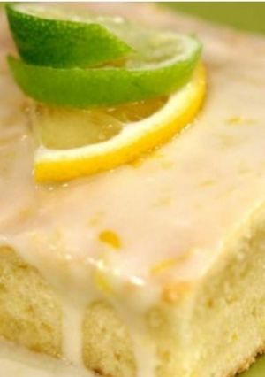 Una foto de Brownie de limón