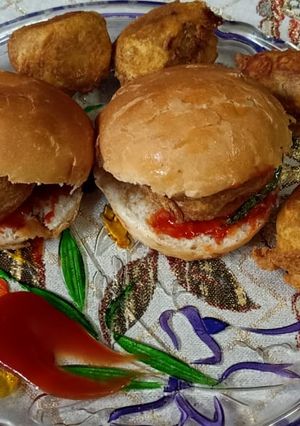 वडा पाव (Vada Pav recipe in Hindi) रेसिपी मुख्य फोटो