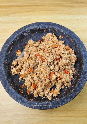 Foto resep Sambel Klopo (Tempe & Ikan Pe)