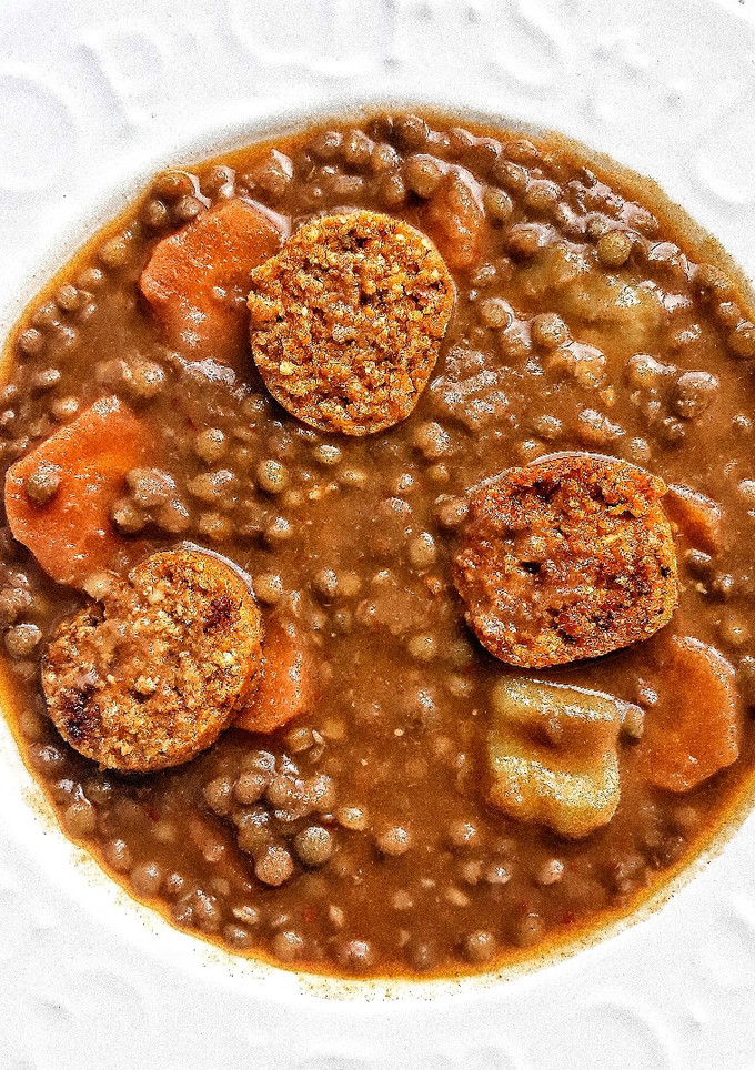 Una foto de 💚LENTEJAS CON CHORIZO VEGANO💚