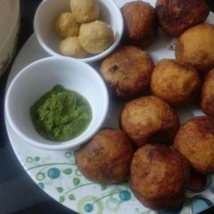 Aloo vada A picture of Aloo vada.