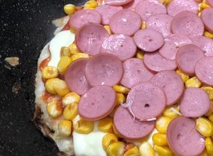 Hình của món Pizza Chảo (Món Ngon Ngày Tết Cho Bé) - Phiên Bản Cực Nhanh Đơn Giản.