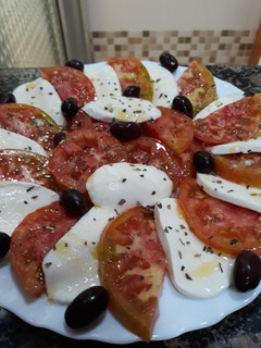 Una foto de Ensalada caprese