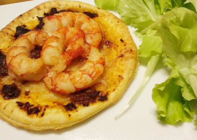 Sun-dried tomato and prawn tartlet