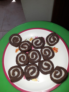 चोको रोल्स (Choco rolls recipe in Hindi) रेसिपी मुख्य फोटो