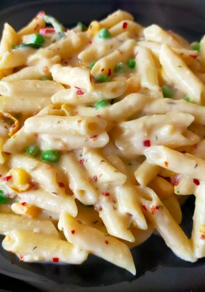 A picture of Penne Pasta in Bechamel Sauce.