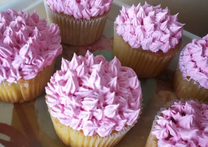 Recipe of Ultimate Vanilla cupcake with icing