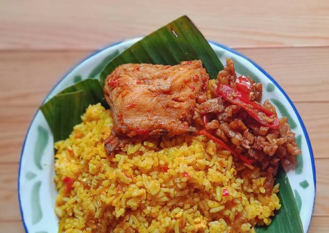 Resep Nasi Goreng Kunyit oleh MomsQueenKitchen - Cookpad