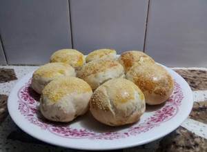 Una foto de Pancitos de cebolla