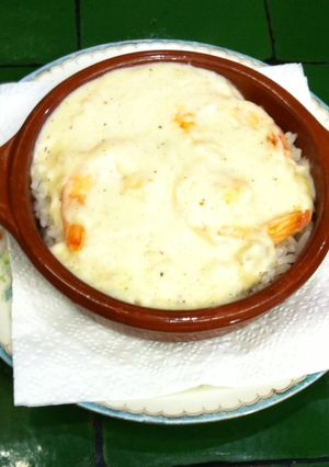 Una foto de Arroz con camarones con bechamel ©