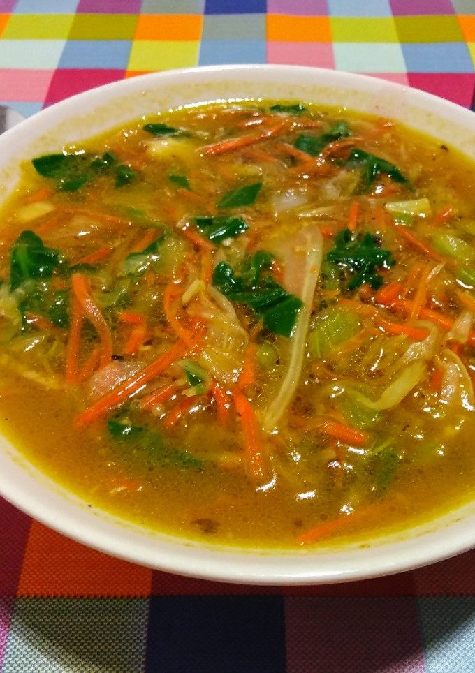 Una foto de Sopa de verduras al curry