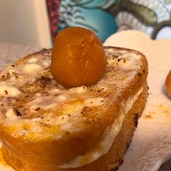 A picture of Gulab jamun French toast.