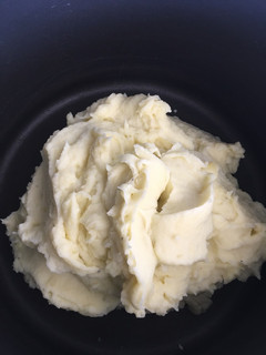 A picture of No butter mushed potatoes.