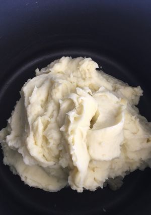 A picture of No butter mushed potatoes.