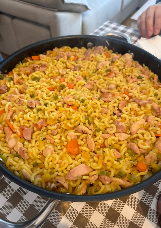 Una foto de Fideuá de carne