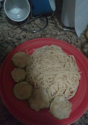 Una foto de Spaghetti con agregado vegano (zapallo italiano)