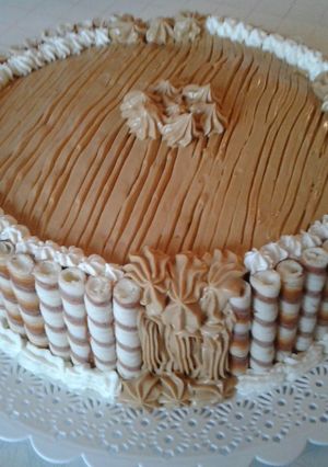 Una foto de Torta sensilla y deliciosa para lucirte😘