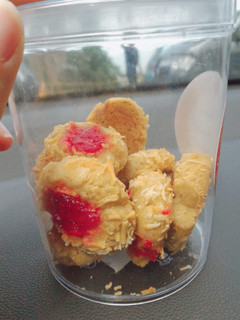 Foto resep Crunchy Strawberry Cheese Thumbprint Cookies