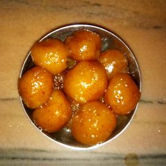 A picture of Suji gulab jamun.