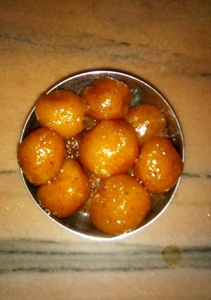 A picture of Suji gulab jamun.