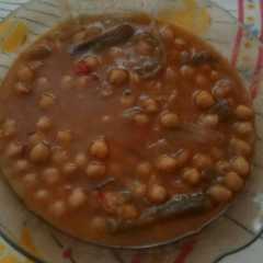 Una foto de Garbanzos en samfaina (con berenjena)