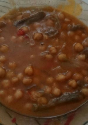 Una foto de Garbanzos en samfaina (con berenjena)