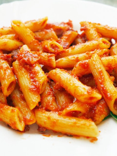 Paradicsomos penne recept fotója