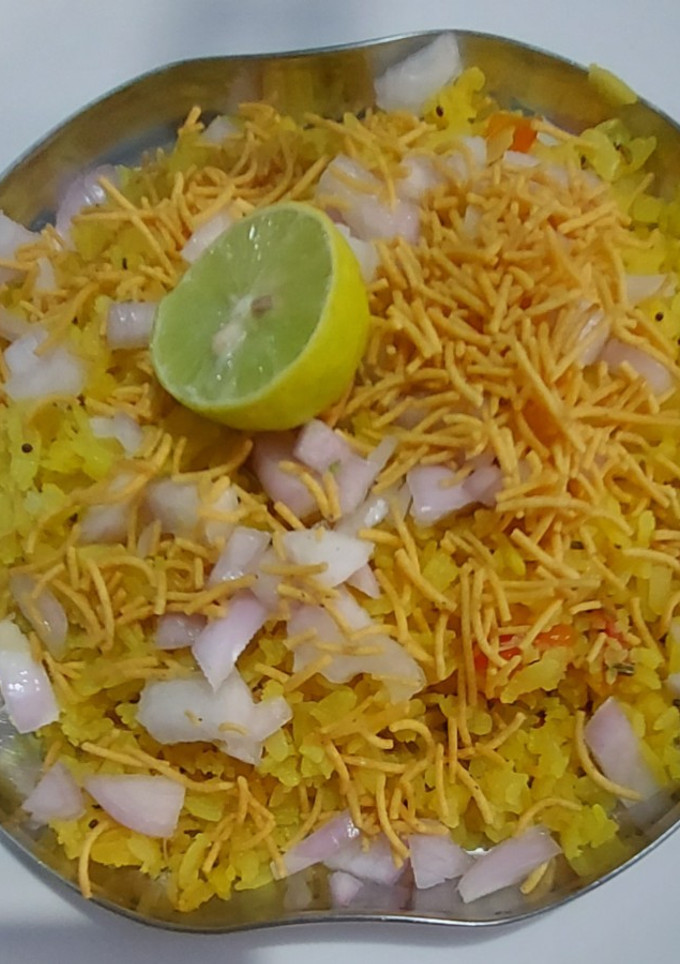 A picture of Kanda poha.
