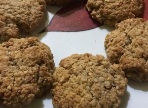 Una foto de Galletas de avena y banana o manzana 🍏