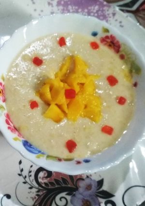 A picture of Mango-Oats Porridge.