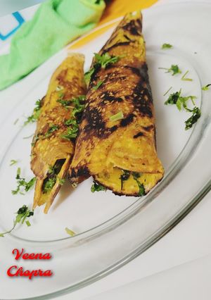 चीज़ चीला रोल(cheesy cheela roll recipe in hindi) रेसिपी मुख्य फोटो