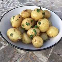 A picture of Minted New Potatoes.