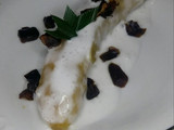 Pisang saus santan tabur kurma