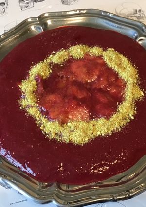 Une photo de Compote de cerises et pêches jaunes aux pistaches