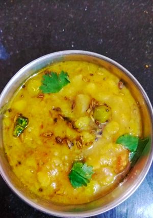 A picture of Dal tadka.