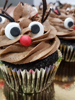 Una foto de Cupcakes Rudolph de cerveza negra, crema de queso y Nutella!!!
