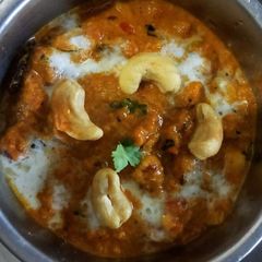 A picture of Matar paneer.