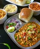 CHATPATA MISAL PAV (WITH MUNG BEAN SPROUTS)