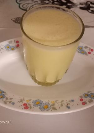 A picture of Pineapple flavor lassi.