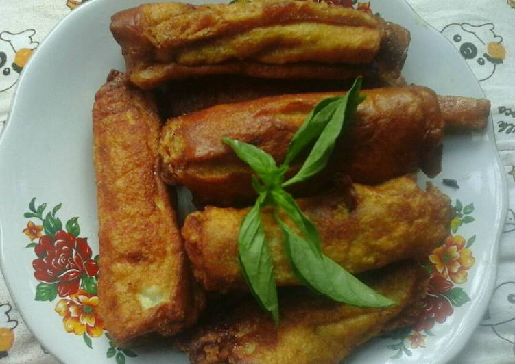 Risol roti tawar SOTONGI (sosis+telor+kemangi)